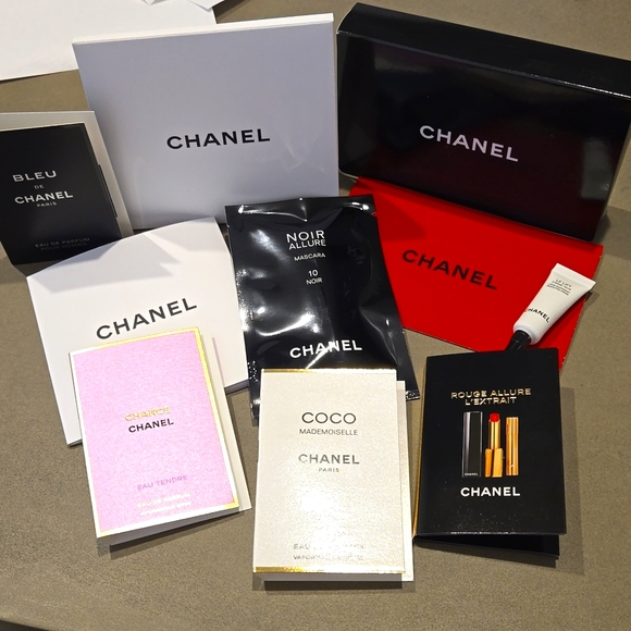 New never used CHANEL beauty bundle 2x Chanel gift pouches Noir Allure mascara - Picture 1 of 4